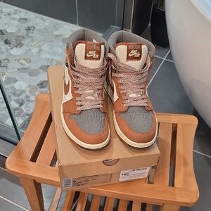 Nike High-Top Sneakers in Brown and Gray